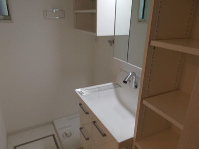 【洗面所】 | 和泉3丁目戸建ー普通借家2年-