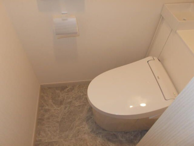 【トイレ】 | 和泉3丁目戸建ー普通借家2年-