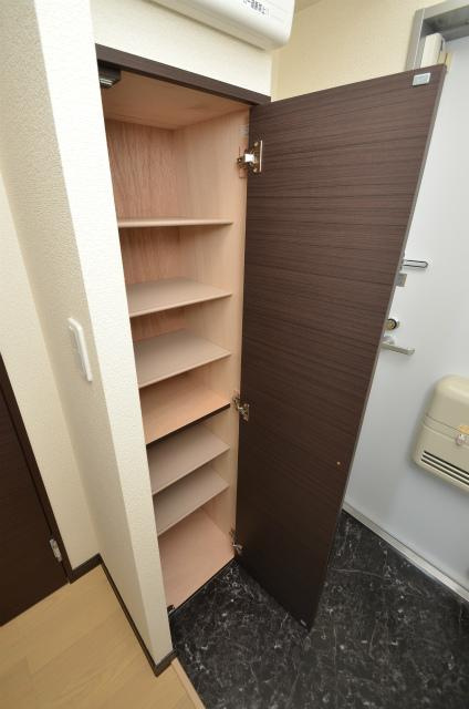 遠賀郡遠賀町大字別府のアパートの玄関