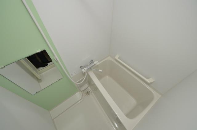 遠賀郡遠賀町大字別府のアパートの浴室