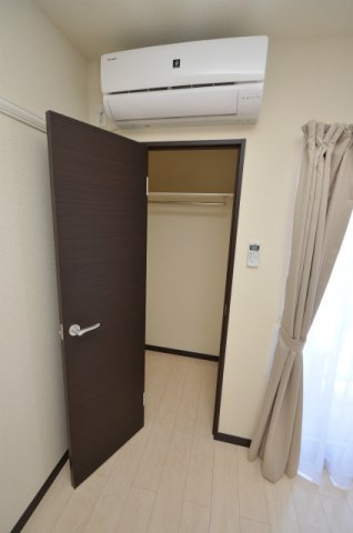 遠賀郡水巻町頃末南３丁目のアパートの収納