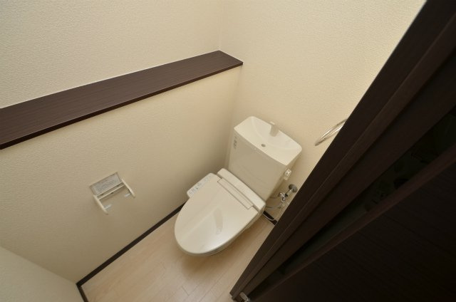 遠賀郡水巻町頃末南３丁目のアパートのトイレ