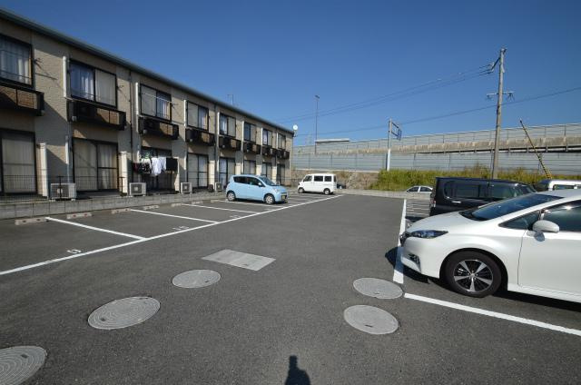 遠賀郡遠賀町大字今古賀のアパートの駐車場