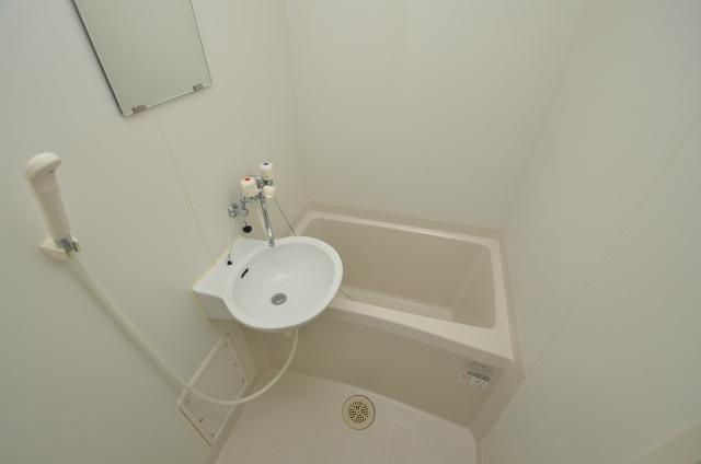 遠賀郡遠賀町大字今古賀のアパートの浴室