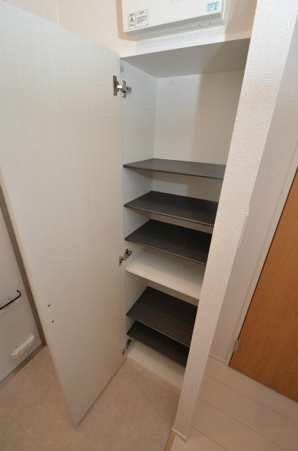 遠賀郡水巻町伊左座５丁目のアパートの玄関