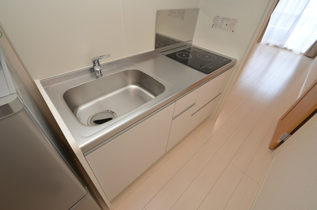 遠賀郡水巻町伊左座５丁目のアパートのキッチン