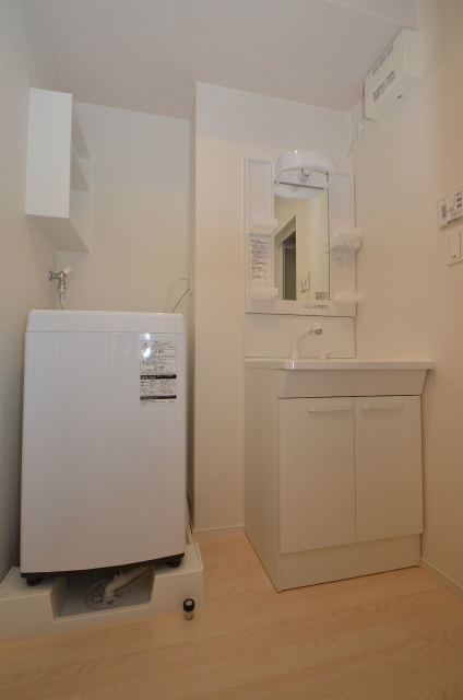 遠賀郡水巻町伊左座５丁目のアパートの洗面所