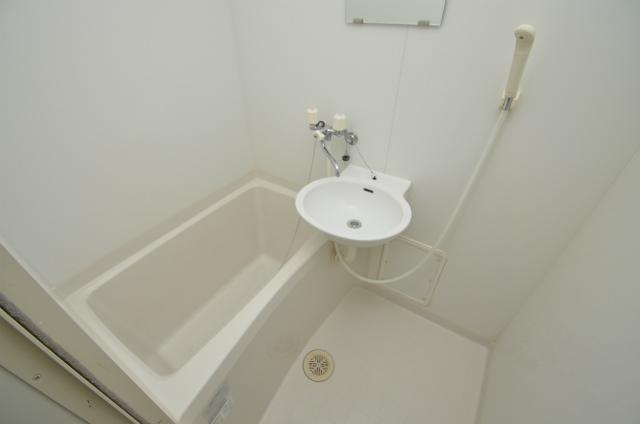遠賀郡水巻町吉田南２丁目のアパートの浴室