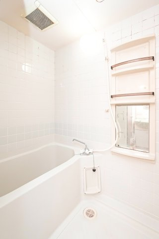 ダイナコート折尾Ⅱ　2階の浴室|現状優先になります。