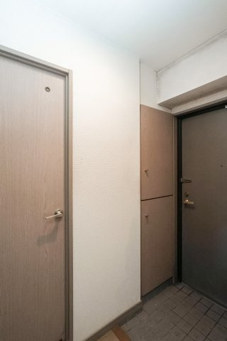 ダイナコート折尾Ⅱ　2階の玄関|現状優先になります。