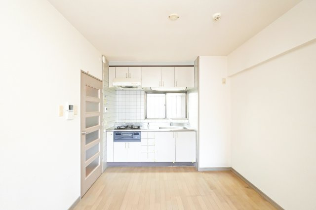 ダイナコート折尾Ⅱ　2階の居間・リビング|現状優先になります。