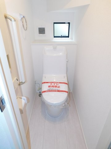 名古屋市中川区中須町字藤六の新築一戸建のトイレ|◇トイレ◇　　１・２階シャワートイレ