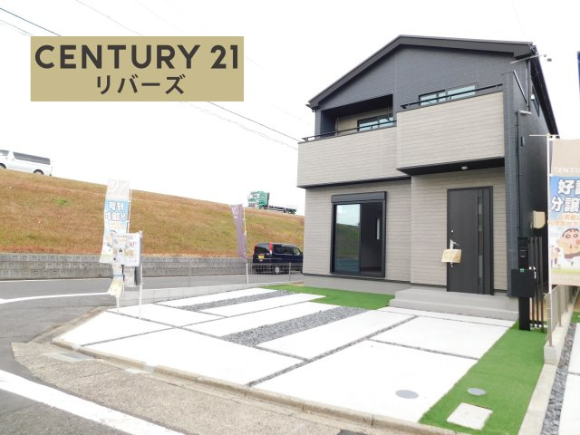 名古屋市中川区中須町字藤六の新築一戸建の外観|☆ラスト１棟☆　　新価格！！いつでもご案内出来ます♪（お問合せ当日、平日、水曜、夜間もＯＫ）　開放的な角地！　駐車並列２台ＯＫ！　続き間ＬＤＫ２２．０帖♪　パントリーやＷＩＣなど収納豊富！