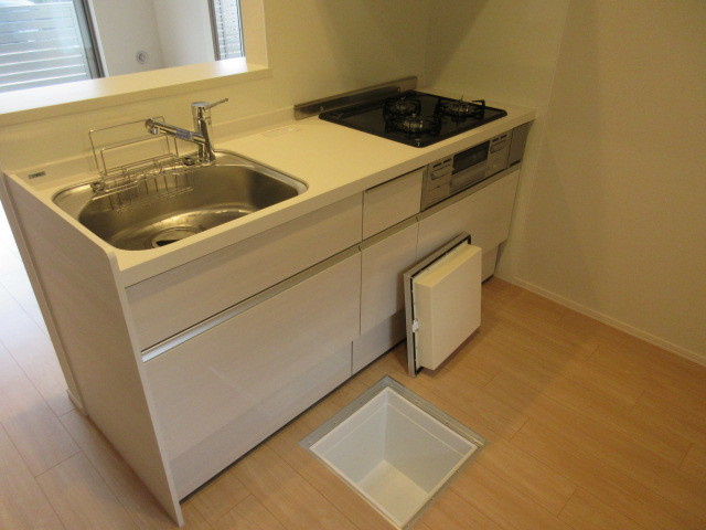 ランドマーク逗子Ⅲのキッチン|お料理もはかどる３口グリル付きシステムキッチン