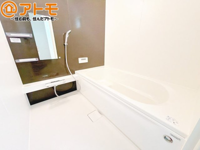 【浴室】 | 葵区駒形通3期　新築戸建　全1棟 | 浴室は落ち着いた色のパネルでゆったりと過ごせる空間です。お風呂で一日の疲れを癒しましょう♪