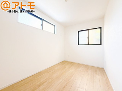 【子供部屋】 | 葵区駒形通3期　新築戸建　全1棟 | 壁と床がシンプルな色合いだからこそ自分だけの空間を作れます♪お部屋作りのイメージは順調でしょうか♪