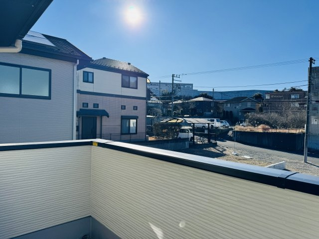 八王子市　兵衛　新築未入居戸建て　１期のバルコニー|～南西向きで陽当たりの良いバルコニー　洗濯物がよく乾きそうです～