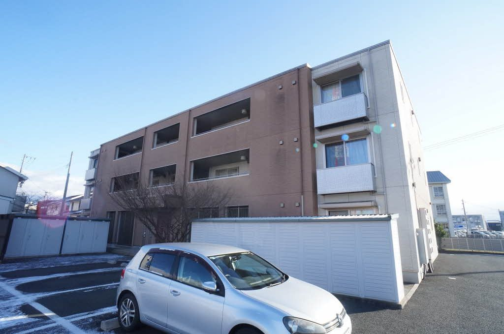 メゾンマスト盛南中央Ⅱの外観