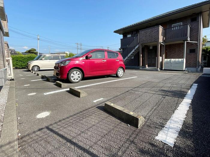 メゾンクレール　Ａの駐車場