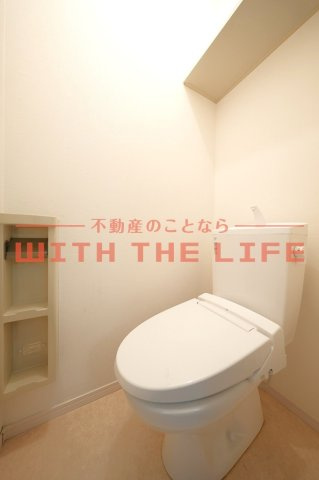 デュマン石井【キャッシュバック対象物件】のトイレ|落ち着いた色調のトイレです