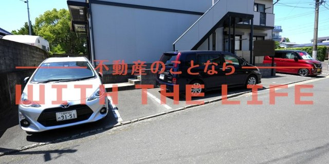 デュマン石井【キャッシュバック対象物件】の駐車場|カースペースがあります
