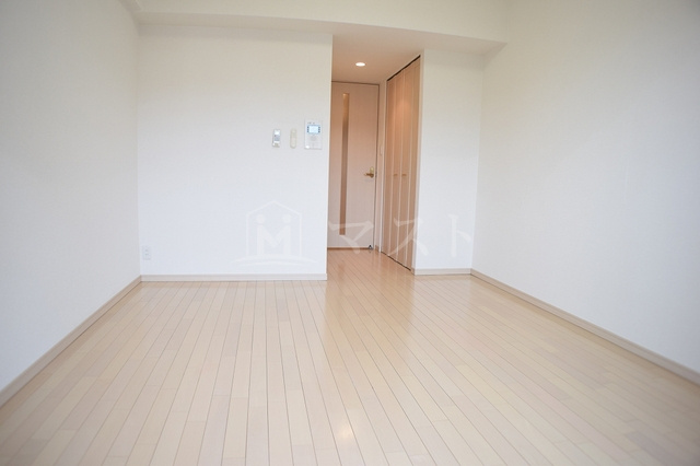 アスリート本町リバーウエストの居間・リビング