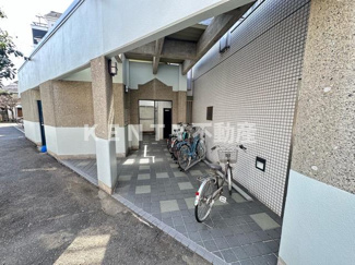 【エントランス】 | ゆとりのあるエントランスです