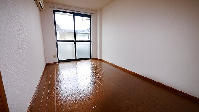 ニューシティ藤澤の居間・リビング