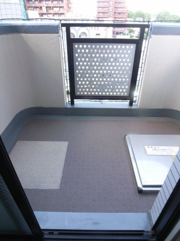 ダイナコート　久留米駅前　8階のバルコニー|別号室のものになります。現状優先。