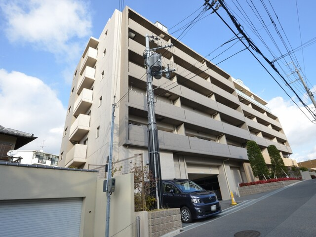 イニシア豊中刀根山の外観