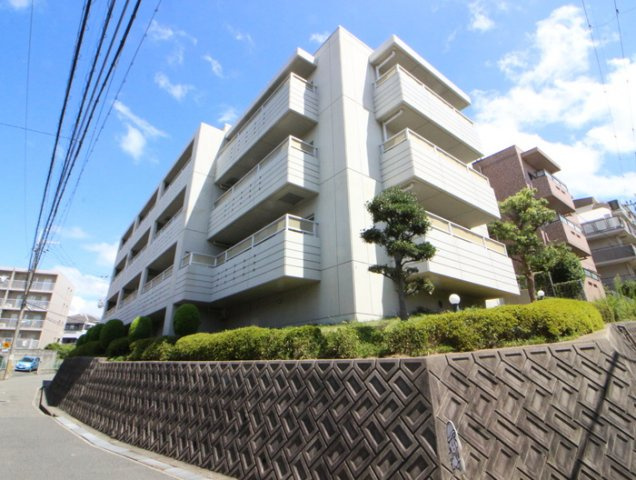 イニシア豊中刀根山の外観