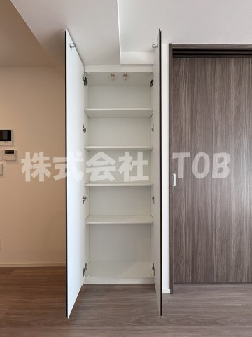 【収納】 | コンフォリア・リヴ永福町 | LDK12.9帖　収納
