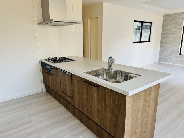 八王子市　兵衛　新築未入居戸建て　１期のキッチン|～使い勝手が良く、スタイリッシュなオープンキッチン～