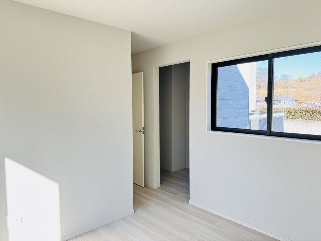八王子市　兵衛　新築未入居戸建て　１期の収納|～ウォークインクローゼットでお荷物がスッキリ収まります～