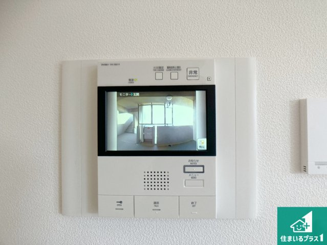 ウインヒルズジェームズ山の防犯設備|カラーモニターインターホン！声だけでなく来訪者の姿や顔がモニターで確認できるので、小さなお子様がいらっしゃるご家庭でも安心できます！