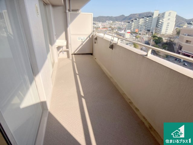 ウインヒルズジェームズ山のバルコニー|ワイドバルコニーは洗濯物を干すスペースが広いのでご家族が多くても安心！