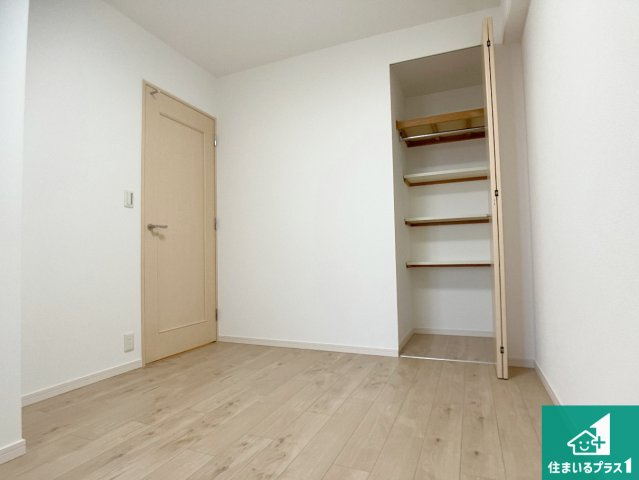 ウインヒルズジェームズ山の洋室|収納スペースが充実しているので子供の成長に合わせてたくさん収納ができます！家族構成に合わせた様々な活用ができる収納！