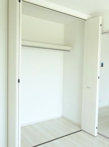 第2中之条町大字伊勢町　新築戸建　1号棟の収納|1階洋室にも収納があります