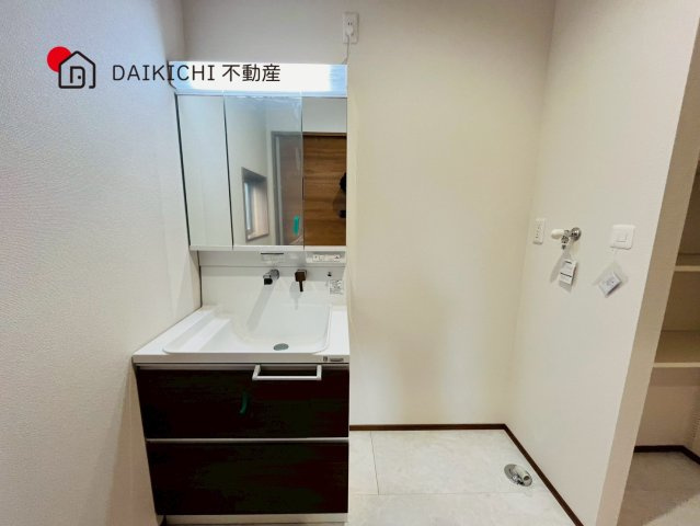 【独立洗面台】 | ワイウッドコート行田市桜町第1期　新築戸建　全3棟　1号棟