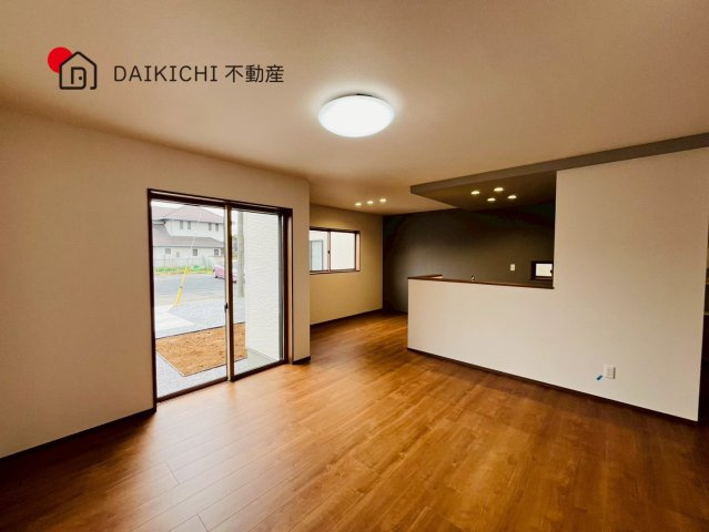 【居間・リビング】 | ワイウッドコート行田市桜町第1期　新築戸建　全3棟　1号棟