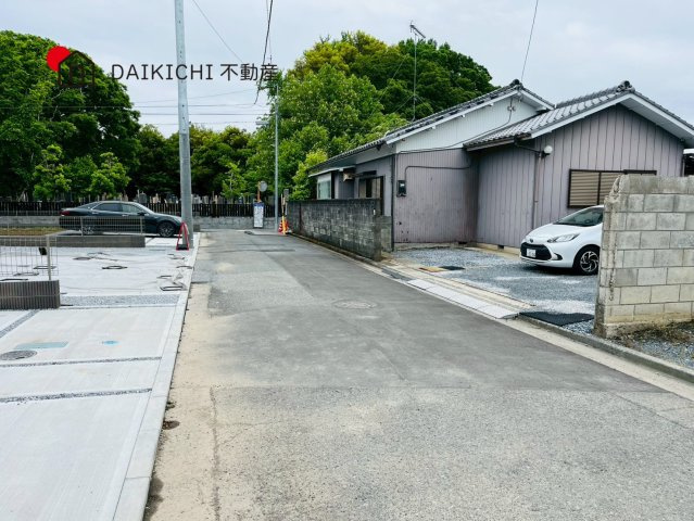 【前面道路含む現地写真】 | ワイウッドコート行田市桜町第1期　新築戸建　全3棟　1号棟