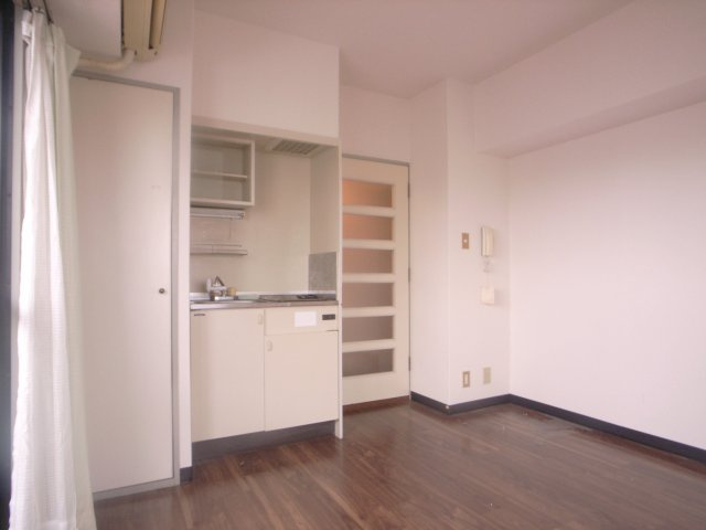 ダイナコート　久留米駅前　11階の居間・リビング|別号室のものになります。現状優先。