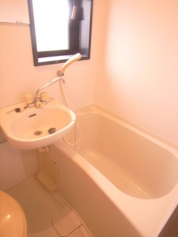 ダイナコート　久留米駅前　11階の浴室|別号室のものになります。現状優先。