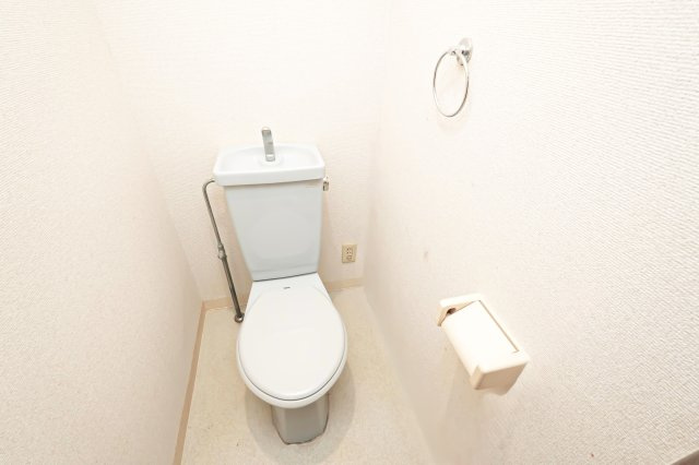 ダイナコート折尾Ⅱ　3階のトイレ|現状優先になります。