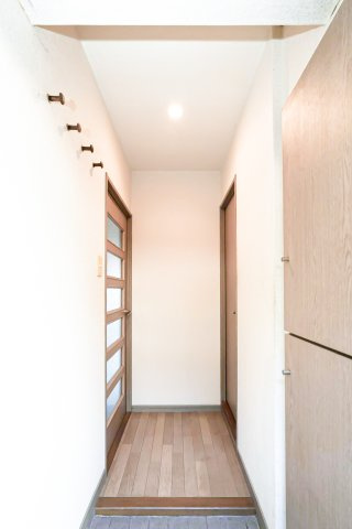 ダイナコート折尾Ⅱ　3階の玄関|現状優先になります。