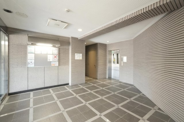 ダイナコート折尾Ⅱ　3階のロビー