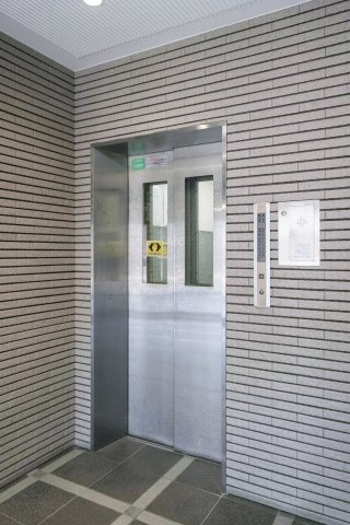 ダイナコート折尾Ⅱ　3階のロビー