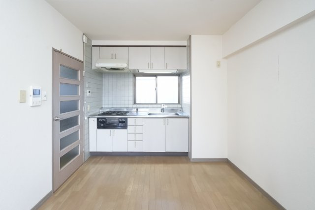 ダイナコート折尾Ⅱ　3階の居間・リビング|現状優先になります。