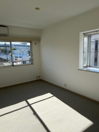 クレール桜新町　高級賃貸　駐車場1台無料　オートロック　角部屋の居間・リビング