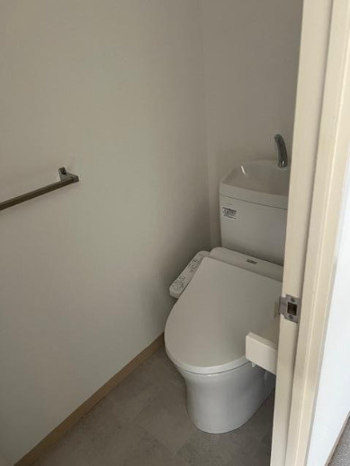 クレール桜新町　高級賃貸　駐車場1台無料　オートロック　角部屋のトイレ